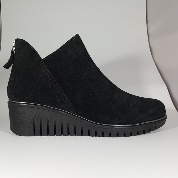 THE FLEXX Shoes - The Flexx Black Suede Wedge Bootie THE FLEXX Shoes - The Flexx Black Suede Wedge Bootie